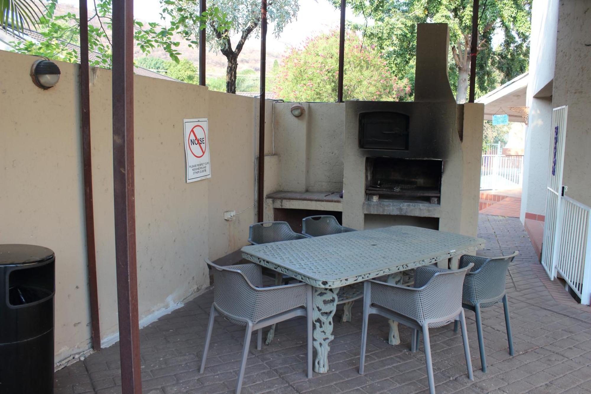 Purple Olive Guest House Pretoria-Noord Exteriör bild