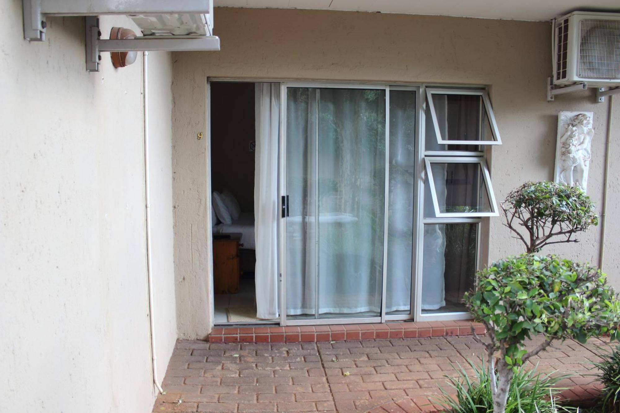 Purple Olive Guest House Pretoria-Noord Exteriör bild