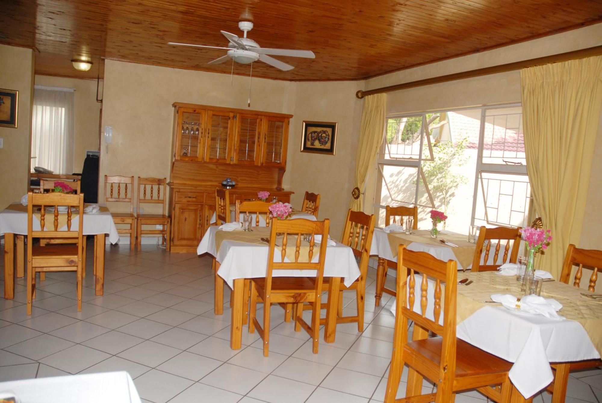 Purple Olive Guest House Pretoria-Noord Exteriör bild